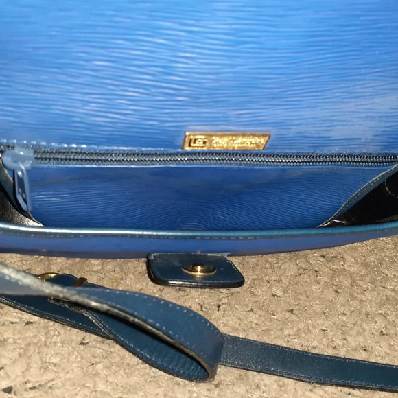 Vtg GUY LAROCHE-2 Tone Blue Textured Leather-Magnetic Flap-Cross/Shoulder Bag-EX - Picture 7 of 8